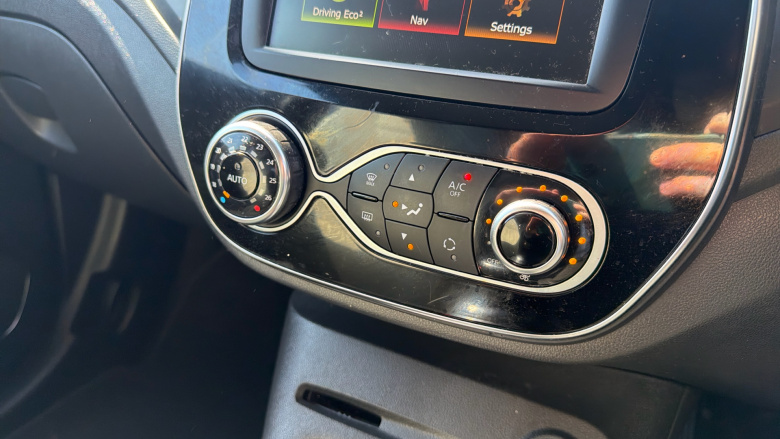 Renault Captur 0.9 TCE 90 Iconic 5dr Petrol Hatchback